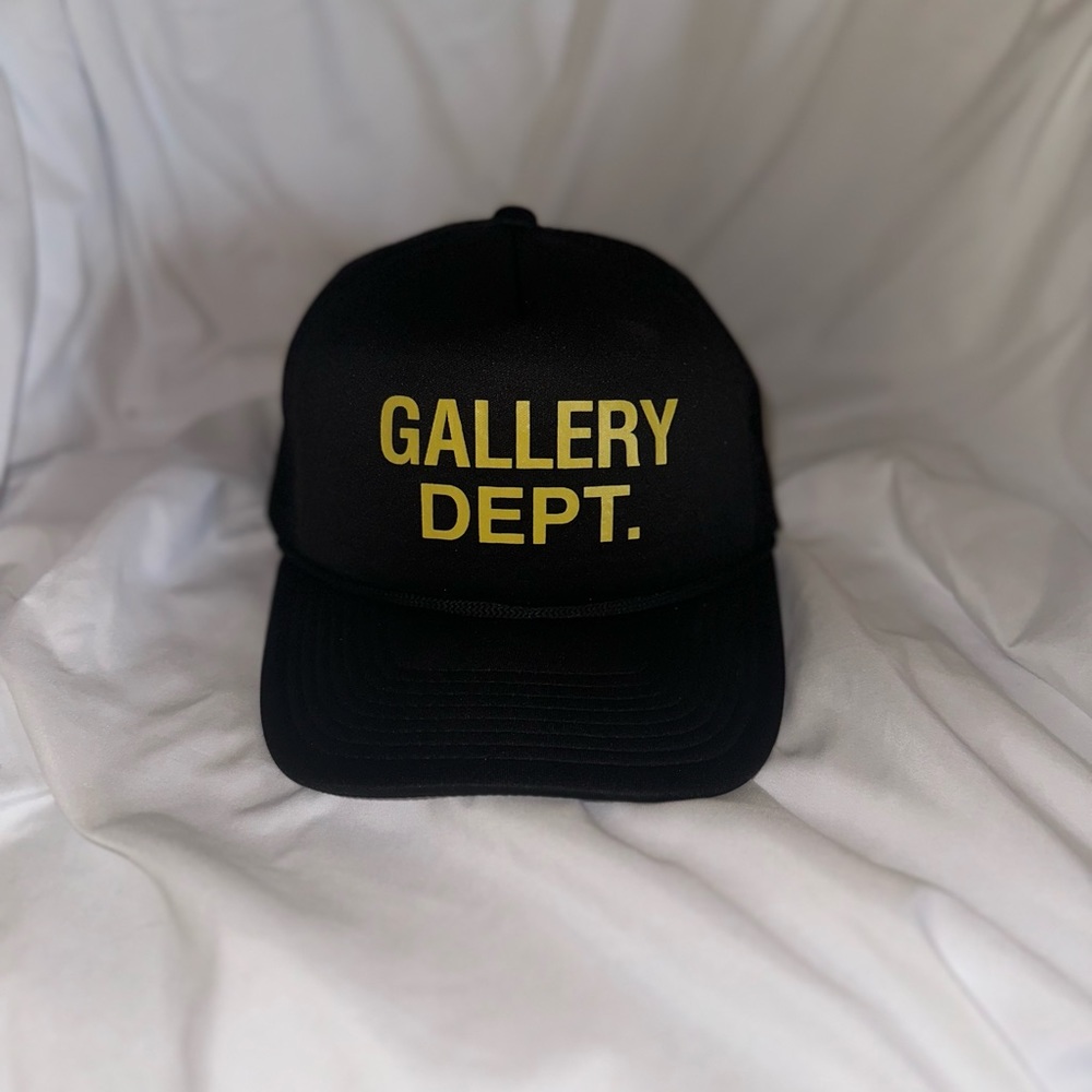 Gallery dept snap back
